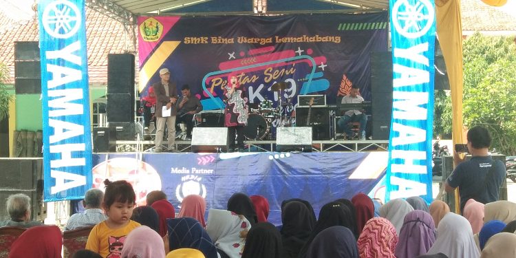 Jelang Libur Nasional, SMK Bina Warga Lemahabang Gelar Pensi Dan Bazzar