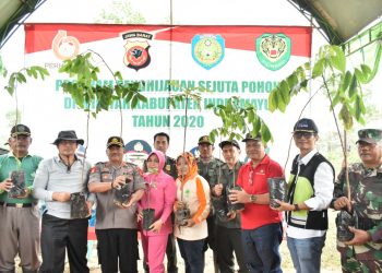 Hari Sejuta Pohon Sedunia Tahun 2020 Polres Indramayu  Tanam 66.600 Pohon di Tiga Tempat