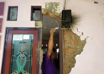 Dua Rumah Rusak Tersambar Petir