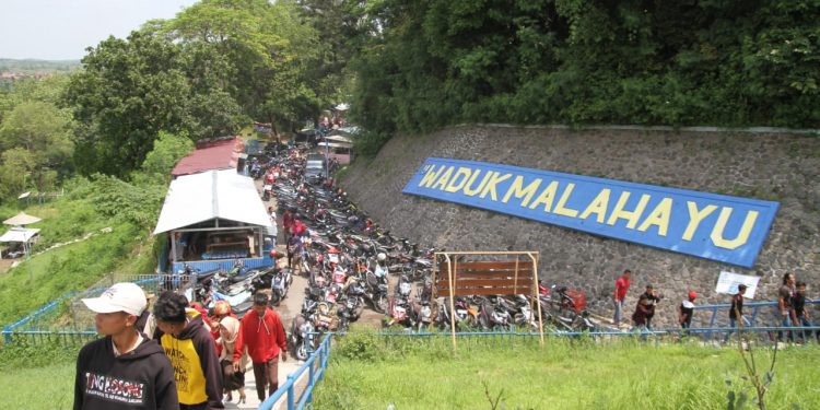 Masyarakat di Hari Jadi ke- 342, Kabupaten Brebes ke Obyek Wisata Gratis