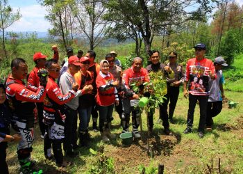 Akrab Dengan Alam Offroad JAB 8 Tanam Pohon