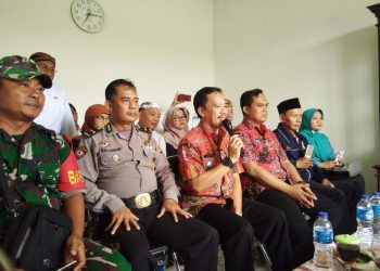Bupati Cirebon, Video Conference Dengan Camat Terkait Penanggulangan Banjir
