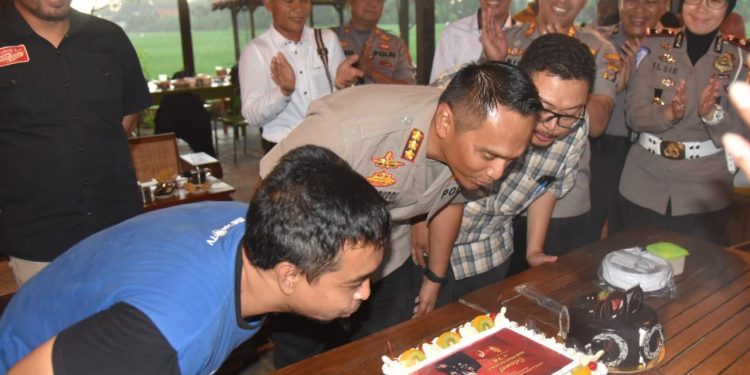 Kapolresta Cirebon Dan Jurnalis Cirebon Rayakan HPN 2020