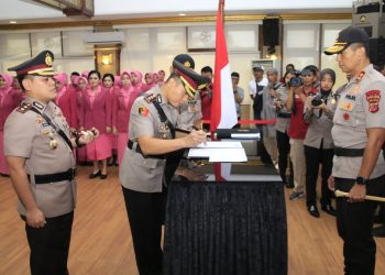 AKBP syamsul Huda Resmi Gantikan AKBP Roland Ronaldy Sebagai Kapolres Cirebon Kota