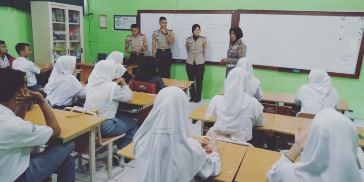 Taruna Akpol 51 , Meriahkan Police Goes To School Sat Lantas Polres Cirebon Kota