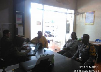 Bhabinkamtibmas Polsek Mundu Sambang Kebalai Desa Waru Duwur