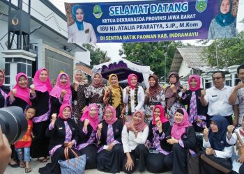 Sarling di Indramayu, Hj Atalia Kamil Kunjungi Sentra Batik Paoman