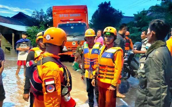 Lagi, Tanggul Cisanggarung Jebol Sepanjang Lebih 10 Meter
