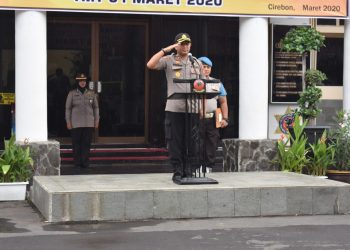 Kapolres Cirebon Kota Anugrahi Anggota Tak Bermasalah Dengan Kenaikan Pangkat Pengabdian IPDA