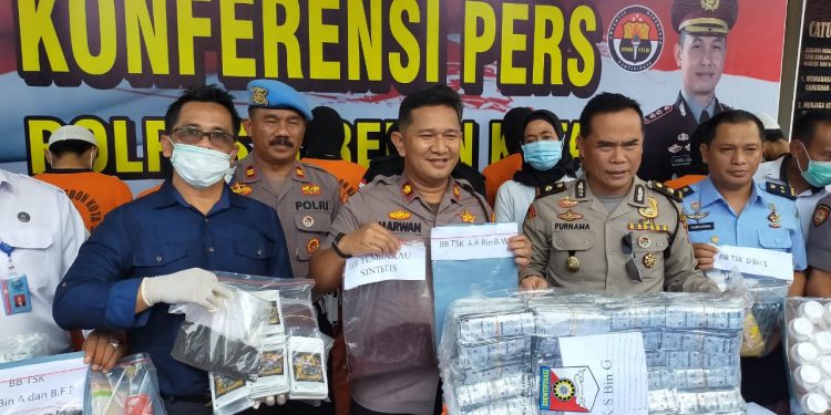 Ribuan Butir Obat Sediaan Farmasi Tanpa Ijin Edar Disita Sat Narkoba Polres Cirebon Kota