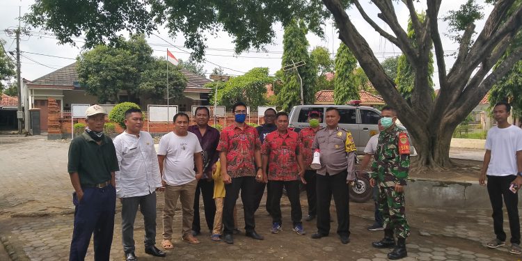 Woro-woro Cegah Covid 19: Jum’at Dese Sende Lakukan Penyemprotan Cairan Disinfektan