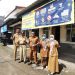 Sebagai Bentuk Pencegahan Penyebaran Virus Corona, Kantor Desa Dan Masjid Lungbenda Disemprot Disinfektan