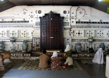 Cegah Penularan Virus Covid-19,  Wisata Religi Sunan Gunung Jati Resmi Ditutup