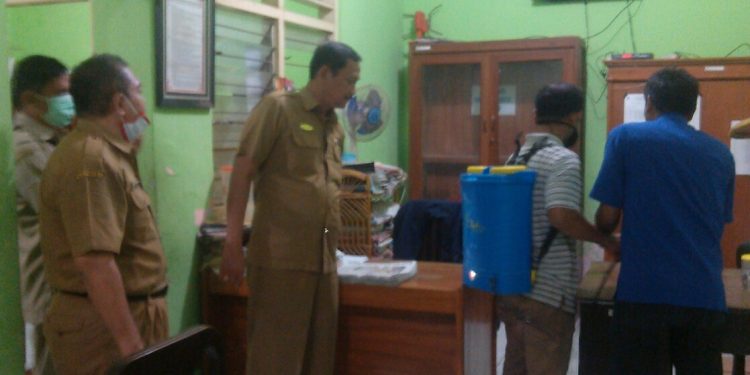 Cegah Virus Corona, Korwil Bidik Kecamatan Sumber Laksanakan Penyemprotan Disinfektan