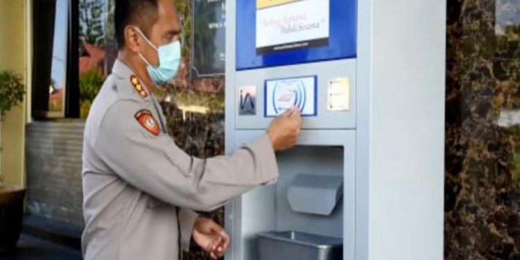 Polresta Cirebon Gunakan ATM Beras, Bantu Warga Kurang Mampu Ditengah Pandemi Covid 19
