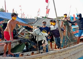 Peduli Covid-19, Bumdes Ambulu Maju Bagikan 1.000 Masker