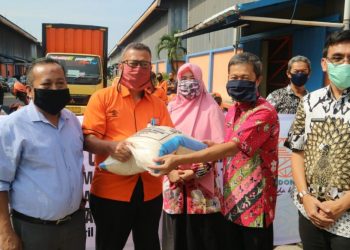Pemda Kota Cirebon Mulai Distribusikan Bantuan Uang Dan Beras Untuk Warga Terdampak Covid-19.