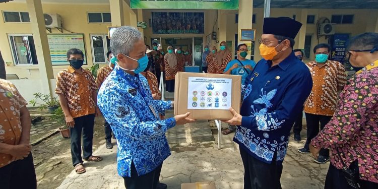 Peduli Tenaga Medis, KORPRI Bagikan APD Untuk Puskesmas
