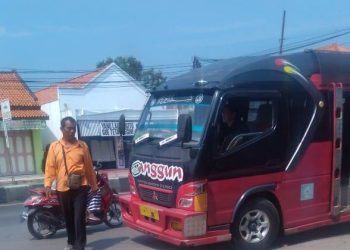 Imbas Covid-19, Jasa Angkutan Umum Sepi Penumpang