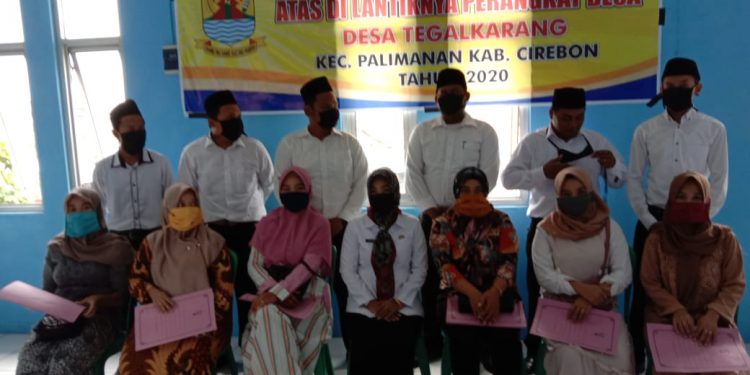 Pemdes Tegalkarang Lantik Enam Perangkat Desa Demi Pelayanan Masyarakat Yang Maksimal