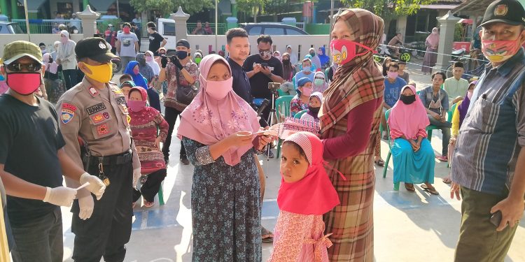Ramadhan Berkah, Karang Taruna Bina Karya Desa Tegalkarang Gandeng Warga Santuni Yatim-Piatu dan Dhu’afa