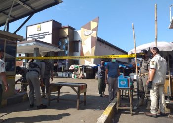Satpol PP Segel Pasar Sumber Kab. Cirebon