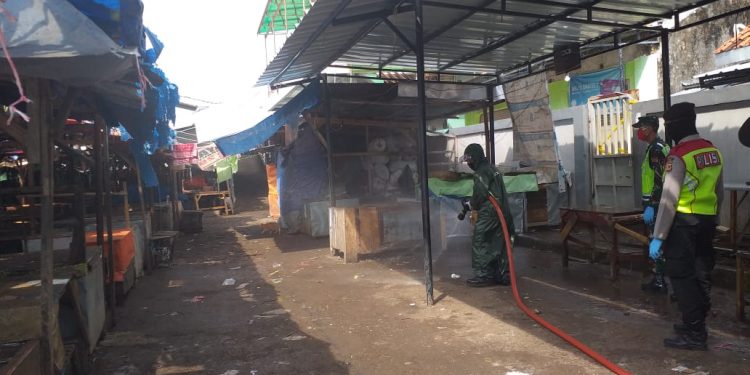 Pasar Sumber Kab.Cirebon Dismprot Desinfektan