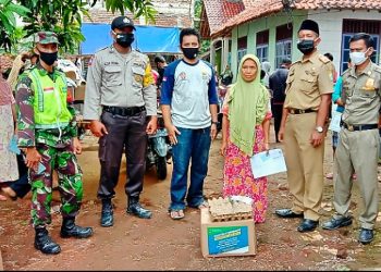 405 KK di Desa Sampih Terima Paket Sembako Bantuan Provinsi Jawa Barat