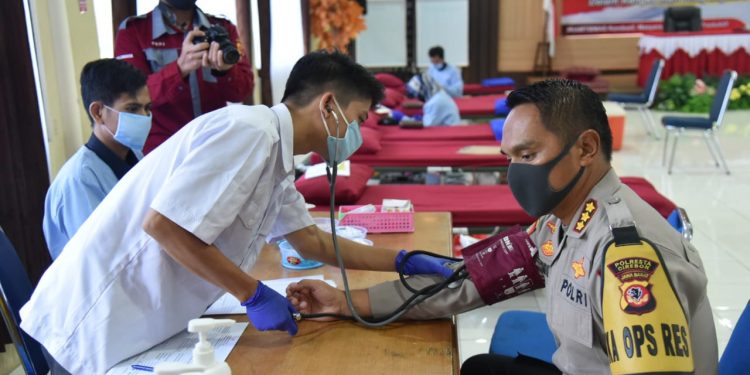 Peringati Hari Bhayangkara ke – 74, Polresta Cirebon Gelar Donor Darah
