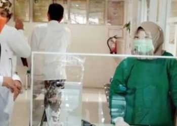 PUSKESMAS SEBAGAI UJUNG TOMBAK PELAYANAN KESEHATAN MERUPAKAN GARDA TERDEPAN DALAM MEMUTUS MATA RANTAI COVID-19