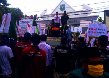 Sejumlah Ormas Dan LSM Lakukan Aksi Demo Tolak RUU HIP