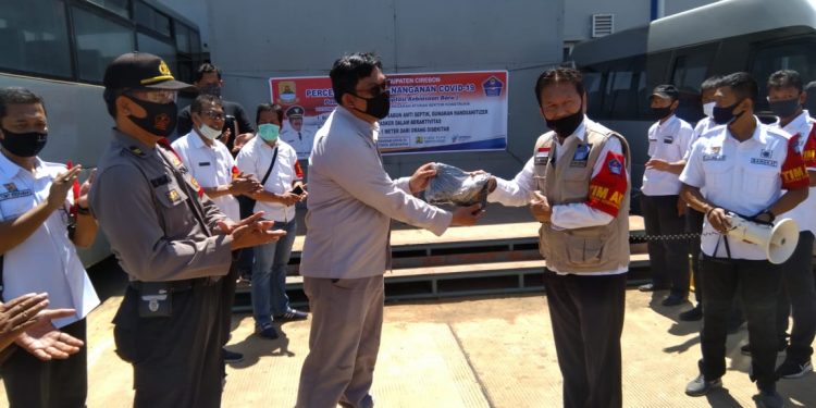 Tim AKB Divisi Kontruksi Kabupaten Cirebon Acungkan Jempol Untuk PLTU2 Hyundai Engineering End Construction