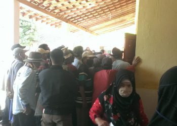 Bupati dan Wakil Bupati  Salurkan  BST dari JPSE Tahap II