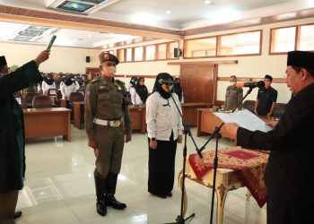 17 CPNS dan 49 Jafung Pol PP di Indramayu Dilantik