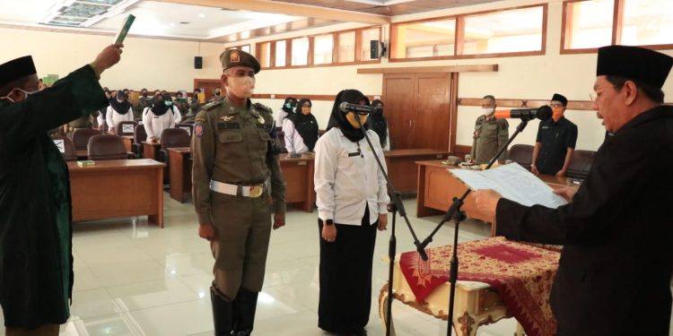 17 CPNS dan 49 Jafung Pol PP di Indramayu Dilantik
