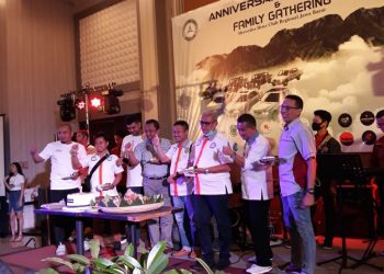 Anniversary Mercedes Benz Cirebon Club (MBCC) Ke 7 dan Family Gathering Diwarnai Berbagi Rejeki Dengan Anak Yatim