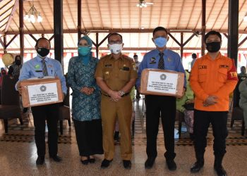 Sebelum Bertindak Pemkab Cirebon Sebar Puluhan Ribu Masker untuk Masyarakat.