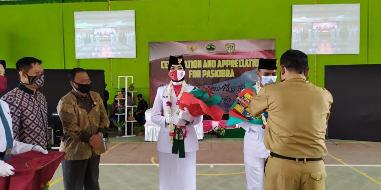 Ina Disambut Bagai Bah,   Pejuang Turun dari  Perang