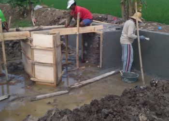 Pemdes Kertamulya Bangun Saluran Irigasi