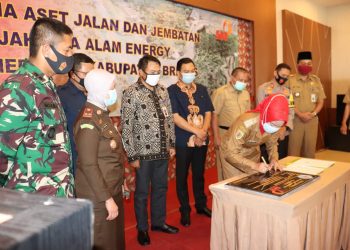 Pemkab Brebes Terima Aset Jalan dan Jembatan