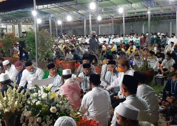 Tahlil Malam Ke-7, Ribuan Jamaah Do’akan Mantan Bupati Indramayu