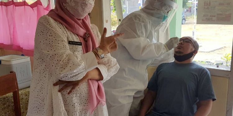 Untuk Memastikan Kesehatan, Guru Dikecamatan Tengahtani Jalani Test Swab