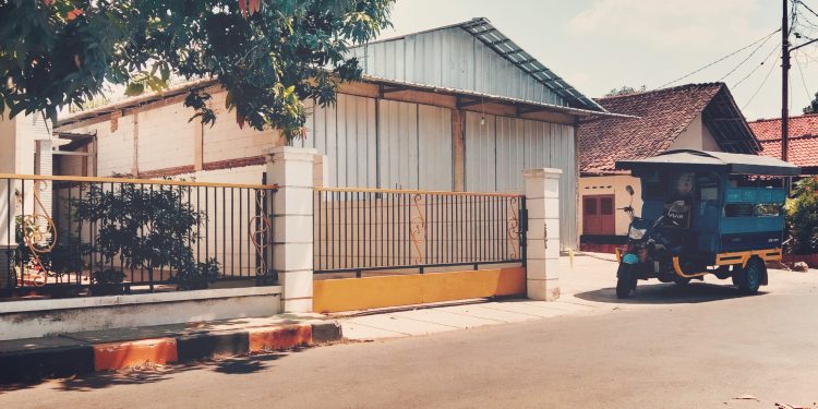 Aktifitas Gudang di Desa Curug di Duga Tidak Kantongi TDG