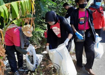 Bersama Perangkat Desa, Relawan Dan Elemen Masyarakat Peringati World Clean Up Day 2020