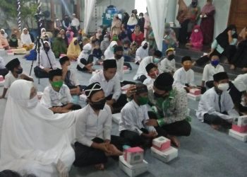 Cawabup Ratnawati Santuni Dhuafa dan Anak Yatim