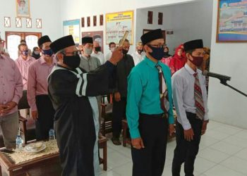 CAMAT MERESMIKAN ANGGOTA BPD PAW DESA SINDANGJAWA