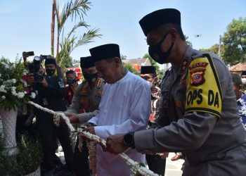Habib Luthfi Berikan Nama Masjid Jami Syarif Hidayatullah Aspol Kaliwadas.