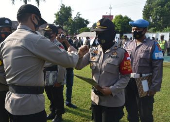 Kapolresta Cirebon Pimpin Upacara Korp Raport Kenaikan Pangkat Pengabdian
