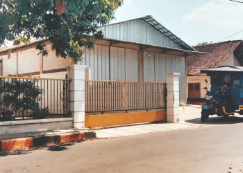 Aktifitas Gudang di Desa Curug di Duga Tidak Kantongi TDG