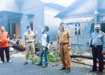 Diterjang Hujan Badai, Puluhan Rumah di Karangmalang Rusak